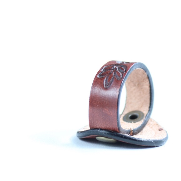 Genuine Leather Ring Brown Antiqued Brass Floral - Picture 5 of 7